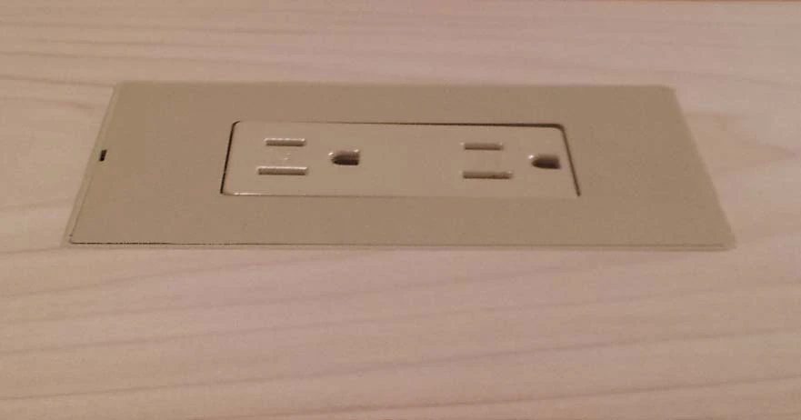 Painting Smoothine Outlet Covers 2