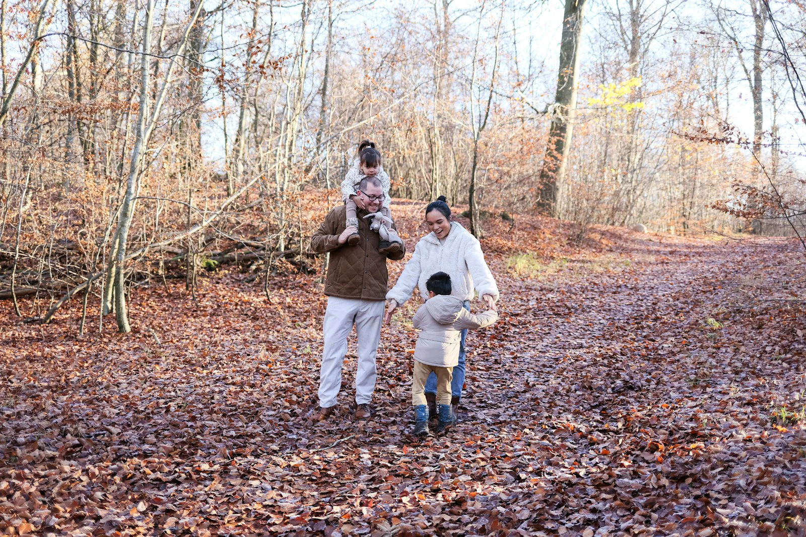 Fall Family Photo Locations: Where the Color Is and When to Book