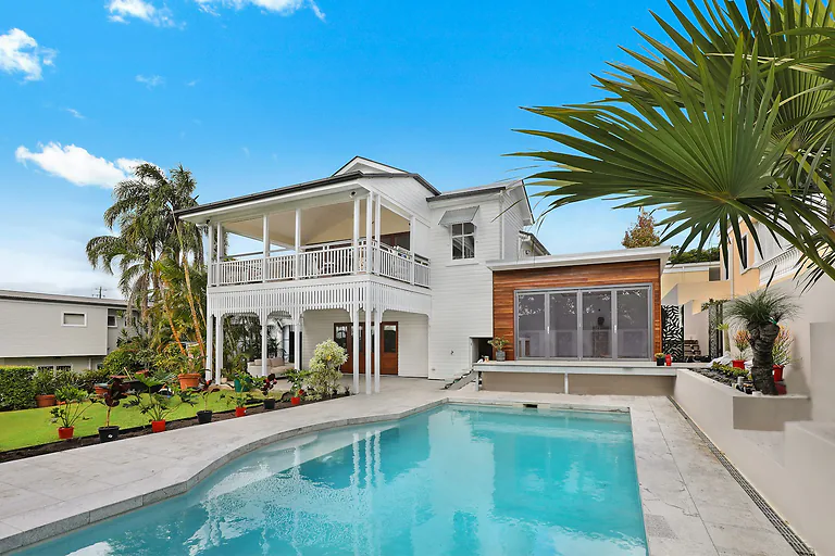 18 Maplewood Lane, Montford