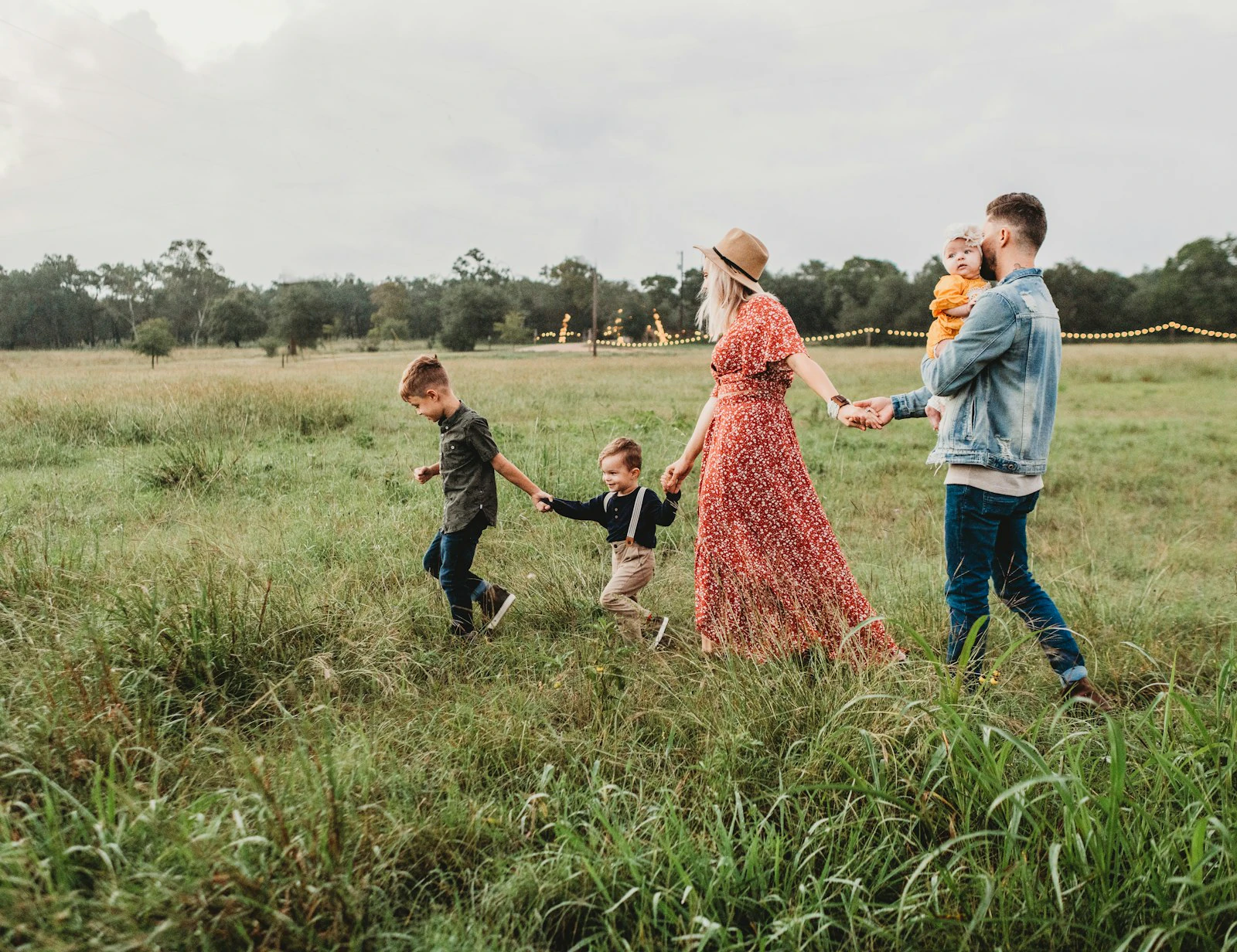 What to Wear for Family Photos: Coordinate Without Matching